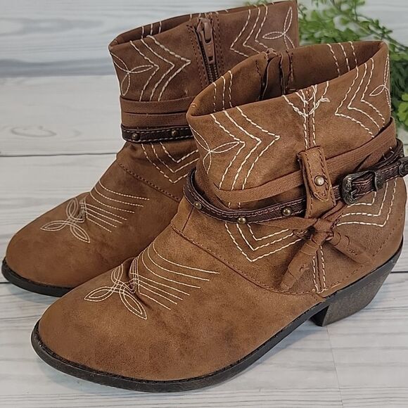 Faded Glory western inspired bootie Size 6 - Picture 12 of 12